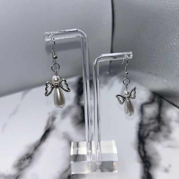 Chic Silver Angel Wing Earrings - Picture 2 of 2